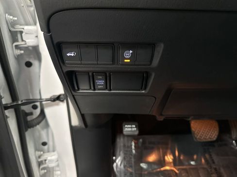 Used 2022 Nissan Armada SL w/ Captain's Chairs Package image 28