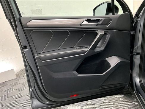 Used 2022 Volkswagen Tiguan SE R-Line FWD image 24
