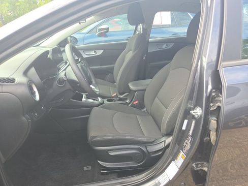 Used 2024 Kia Forte LXS FWD image 3