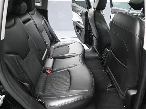 Used 2022 Jeep Compass Latitude w/ Sun and Sound Group image 29