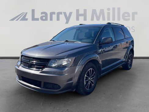 Used 2018 Dodge Journey SE w/ Connectivity Group FWD image 1