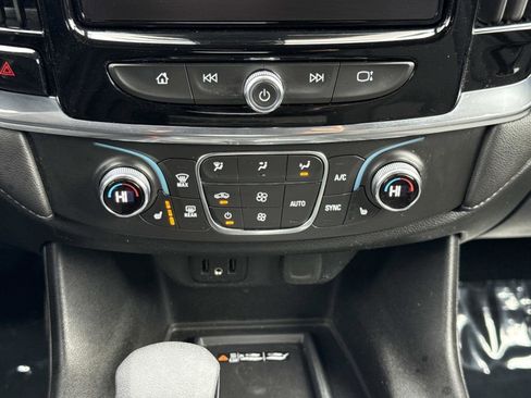 Used 2023 Chevrolet Traverse LT w/ LPO, Floor Liner Package image 5