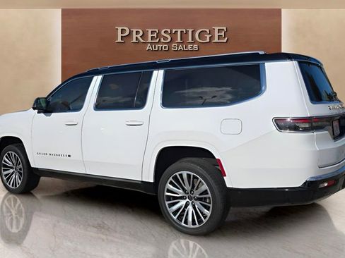 Used 2024 Jeep Grand Wagoneer L Series III AWD/4WD image 11
