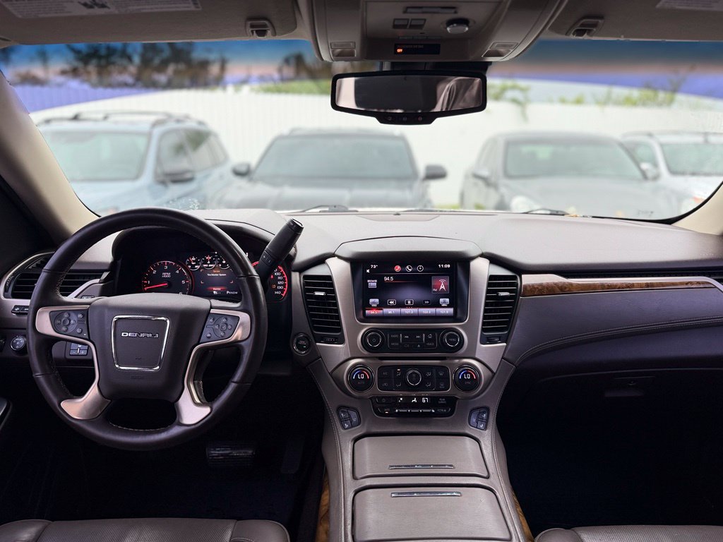Used 2015 GMC Yukon XL Denali w/ Premium Package RWD image 29
