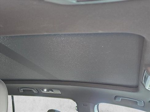 Used 2023 Volkswagen Tiguan SE R-Line FWD image 23