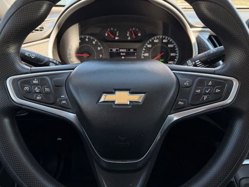 Used 2023 Chevrolet Malibu LT FWD image 11