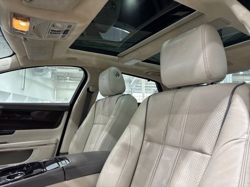 Used 2014 Jaguar XJ L Portfolio RWD image 52