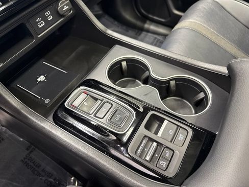 Used 2024 Honda Pilot Touring image 22