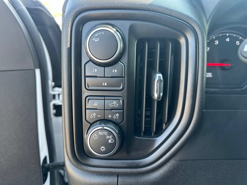 Certified 2024 Chevrolet Silverado 2500 Custom w/ Custom Value Package AWD/4WD image 11