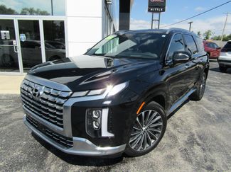 Used 2023 Hyundai Palisade Calligraphy image 1
