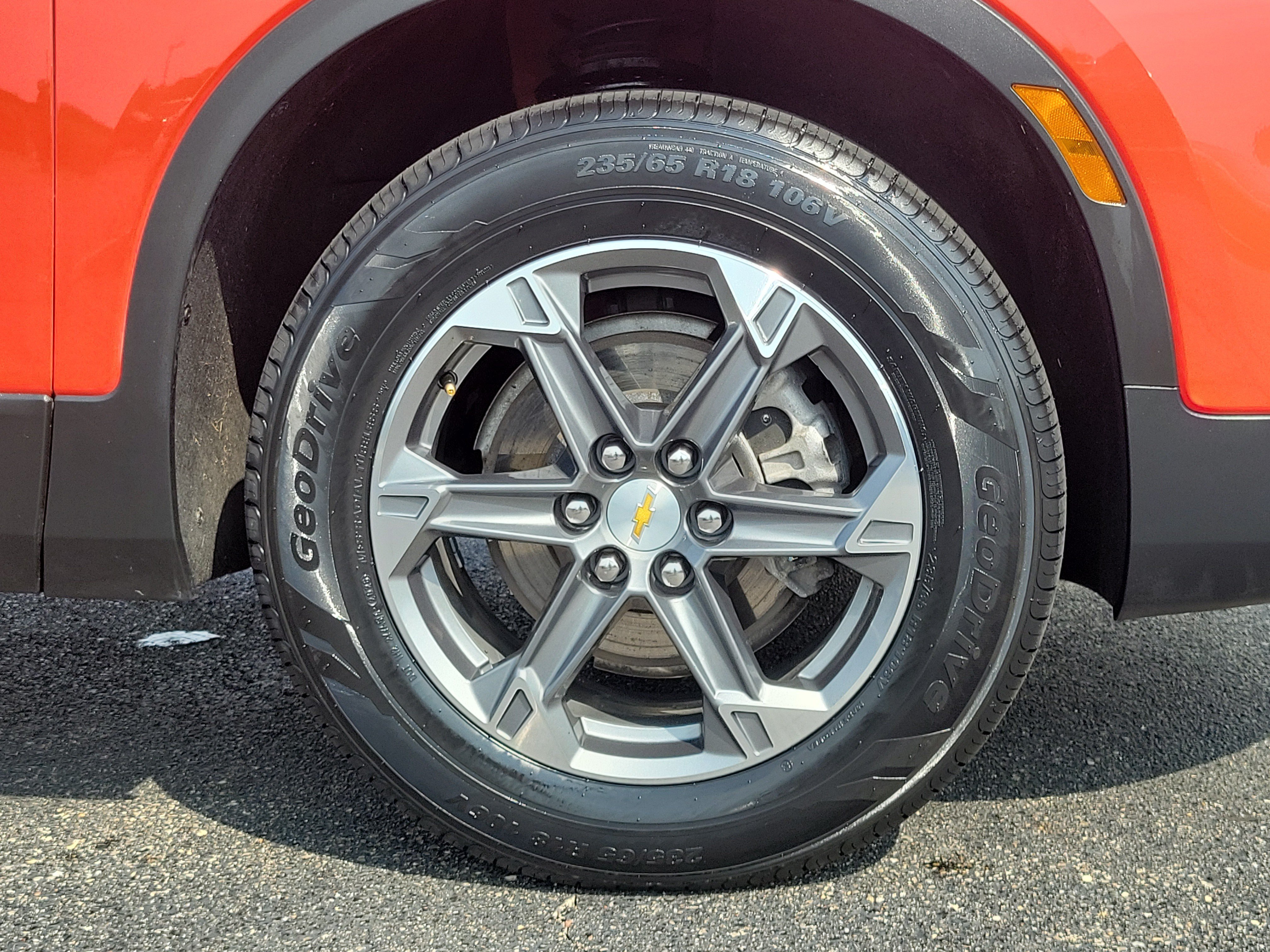 Used 2025 Chevrolet Blazer LT FWD image 5