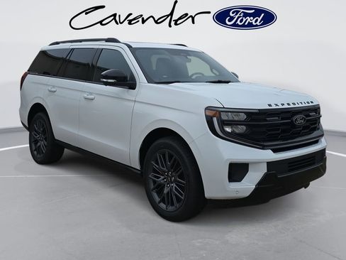 New 2025 Ford Expedition Platinum w/ Stealth Performance Package AWD/4WD image 10