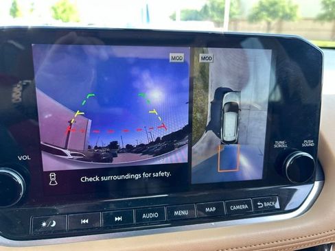 Used 2022 Nissan Rogue Platinum w/ Head-Up Display Package FWD image 18