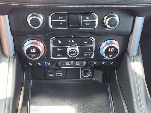 Used 2021 GMC Yukon SLT w/ SLT Premium Package RWD image 19