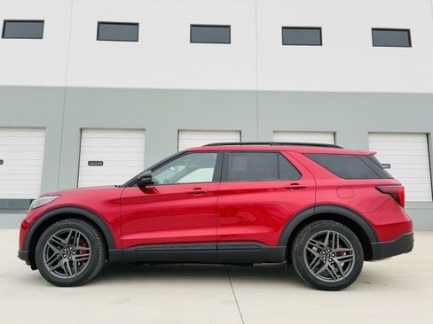 New 2026 Ford Explorer ST w/ Sun And Sound Package image 2