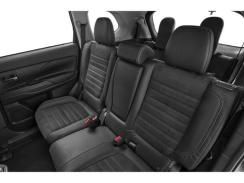 Used 2020 Mitsubishi Outlander FWD image 13