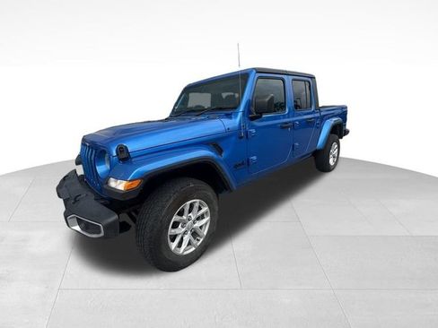 Used 2023 Jeep Gladiator Sport AWD/4WD image 1