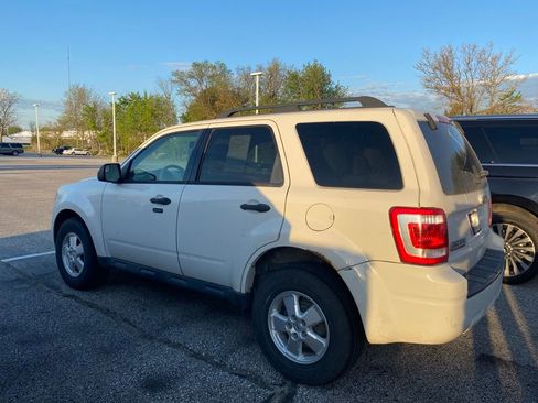 Used 2012 Ford Escape XLT FWD image 2