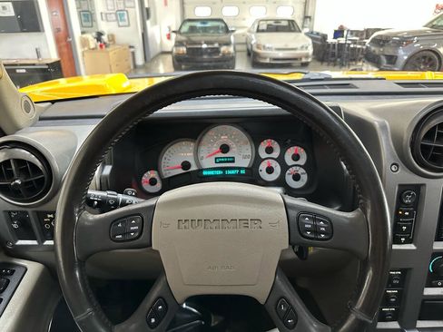 Used 2003 HUMMER H2 w/ Preferred Equipment Group image 21