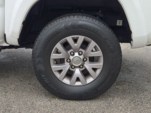 Used 2019 Toyota Tacoma SR5 image 6