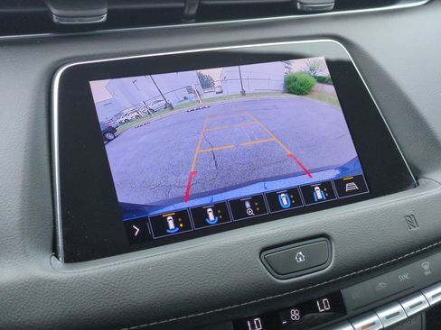 Used 2020 Cadillac XT4 Premium Luxury w/ Enhanced Visibility Package AWD/4WD image 23