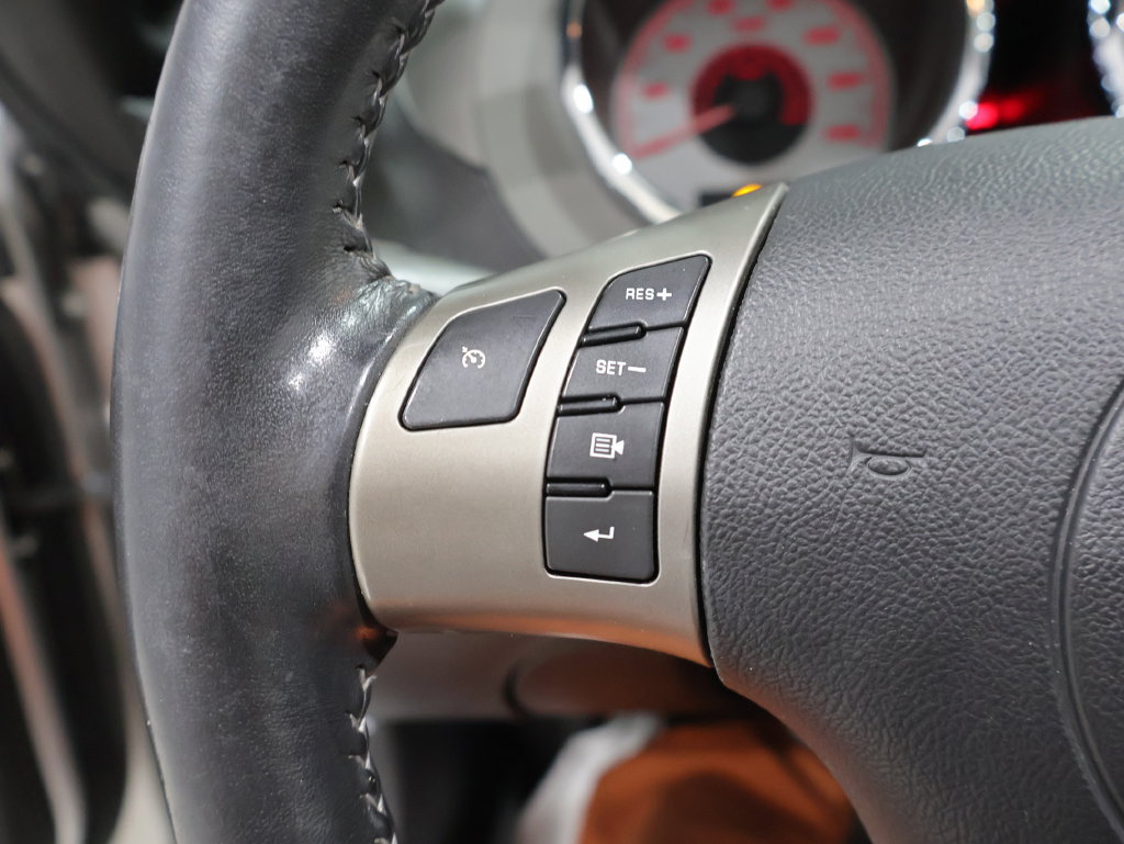 Used 2006 Pontiac Solstice Convertible w/ Premium Package RWD image 30