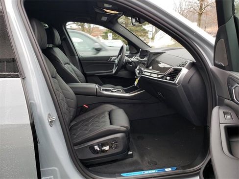 New 2026 BMW X5 M60i image 17