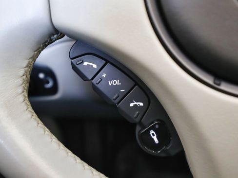 Used 2014 Aston Martin Vanquish Volante image 38