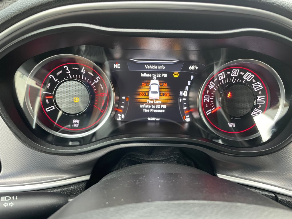 Used 2020 Dodge Challenger R/T w/ Driver Convenience Group RWD image 30