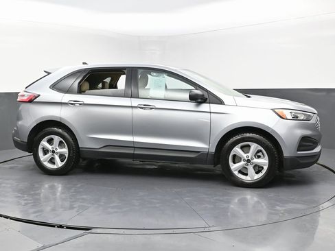 Used 2024 Ford Edge SE image 6