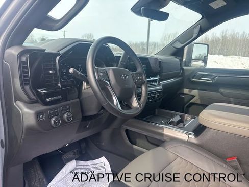 Used 2025 Chevrolet Silverado 2500 ZR2 w/ Technology Package image 15