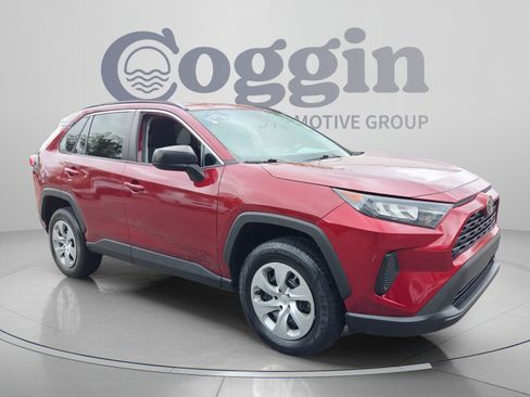 Used 2020 Toyota RAV4 LE FWD image 7
