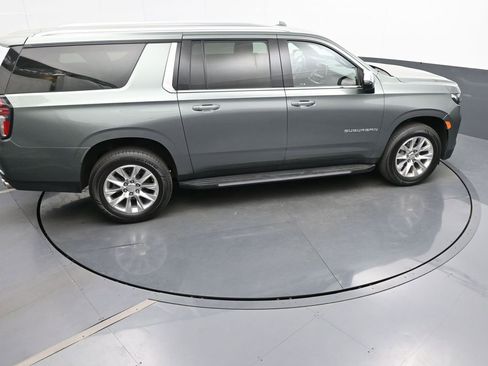 Used 2023 Chevrolet Suburban Premier AWD/4WD image 38