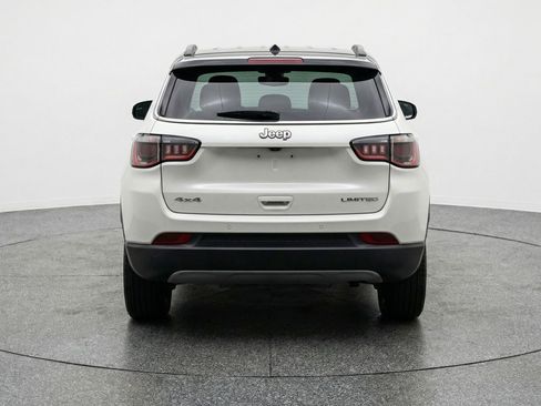 Used 2025 Jeep Compass Limited image 7