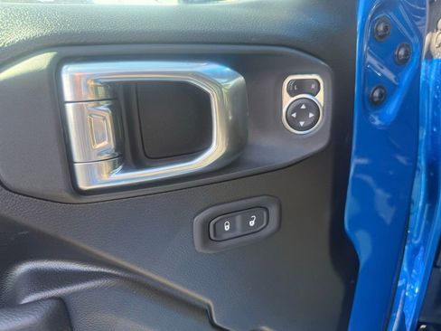 New 2026 Jeep Gladiator Rubicon w/ Whitecap Package AWD/4WD image 13