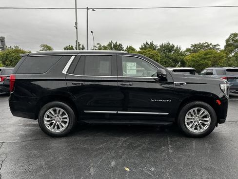 Used 2023 GMC Yukon SLT w/ SLT Premium Package AWD/4WD image 4