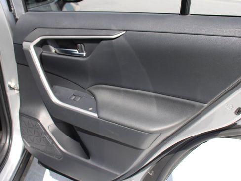 Certified 2025 Toyota RAV4 SE w/ Convenience Package image 18