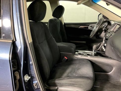 Used 2015 Nissan Pathfinder SV w/ Cargo Package FWD image 9