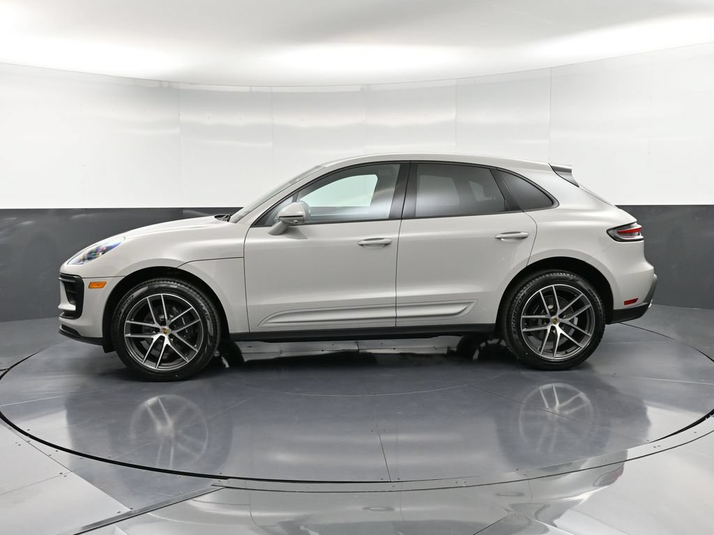 Certified 2026 Porsche Macan AWD/4WD image 2
