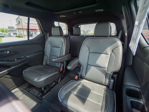 Used 2023 Chevrolet Traverse Premier w/ Redline Edition image 36