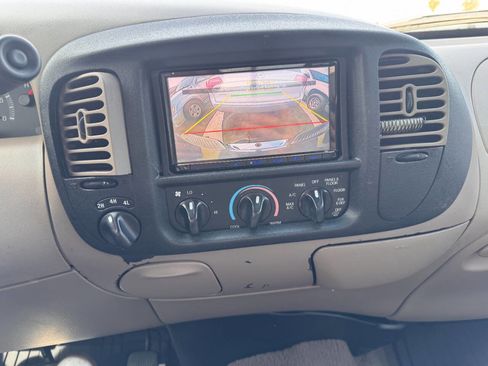 Used 2002 Ford F150 XLT image 17