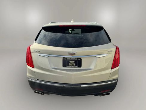 Used 2017 Cadillac XT5 Luxury w/ Driver Awareness Package FWD image 9