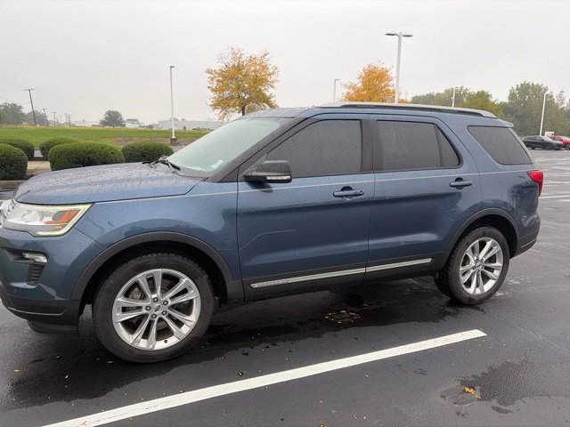 Used 2018 Ford Explorer XLT w/ Equipment Group 202A AWD/4WD image 2