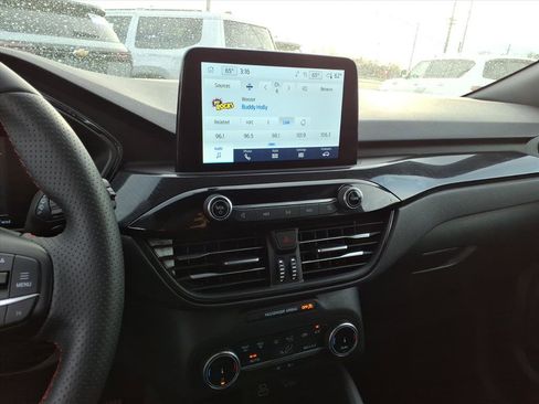 Certified 2025 Ford Escape ST-Line image 11