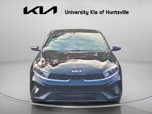 Used 2023 Kia Forte LXS FWD image 2