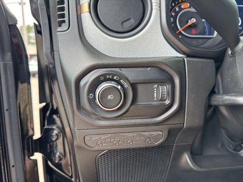 Used 2024 Jeep Wrangler Unlimited Sport AWD/4WD image 16