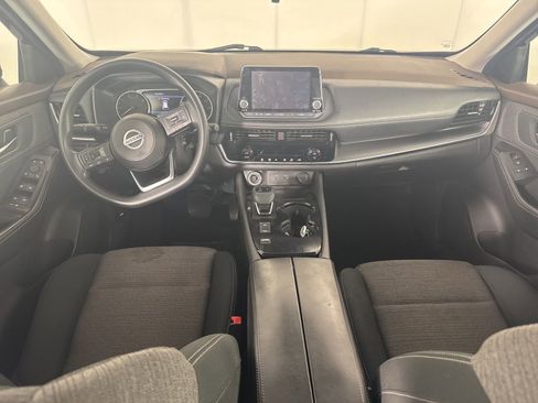 Used 2021 Nissan Rogue SV image 9