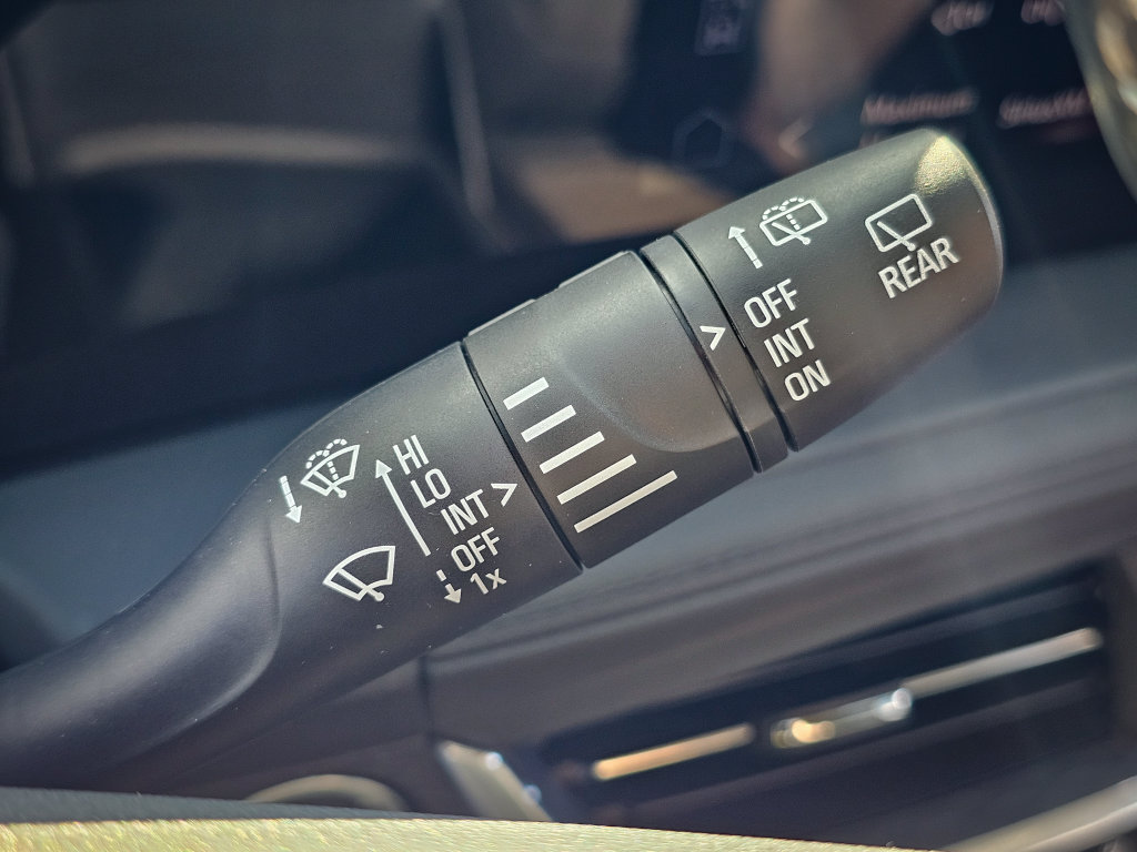 Used 2025 Buick Encore GX Preferred AWD/4WD image 16