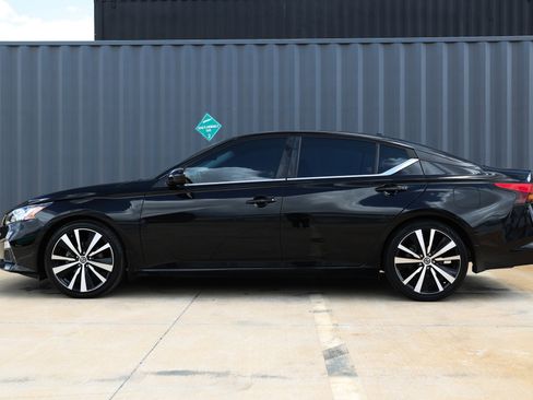 Used 2020 Nissan Altima 2.5 SR FWD image 4