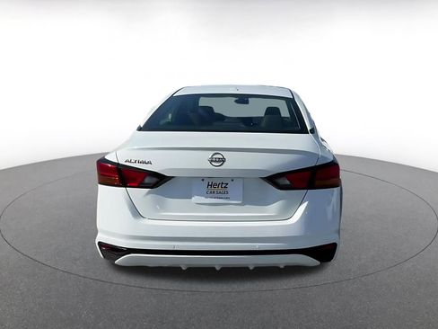 Used 2025 Nissan Altima 2.5 SV image 12